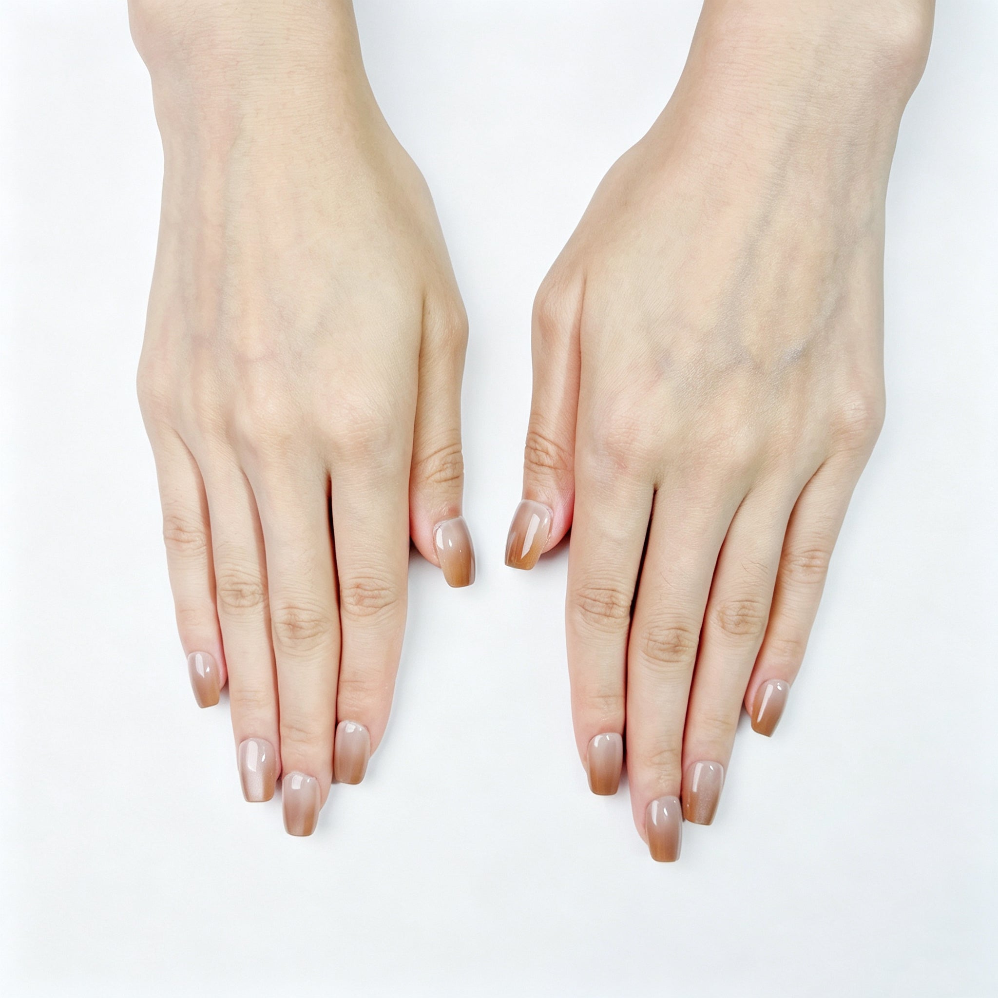 FASNAILS J17 Uñas Postizas Reutilizables Cortas Cuadradas con Efecto Degradado Ombré y Ojo de Gato Marrón Nude, Uñas Press On Glaseadas Tono Café con Brillo Elegante, Kit de Manicura Rápida de 24 Piezas en 3 Tamaños
