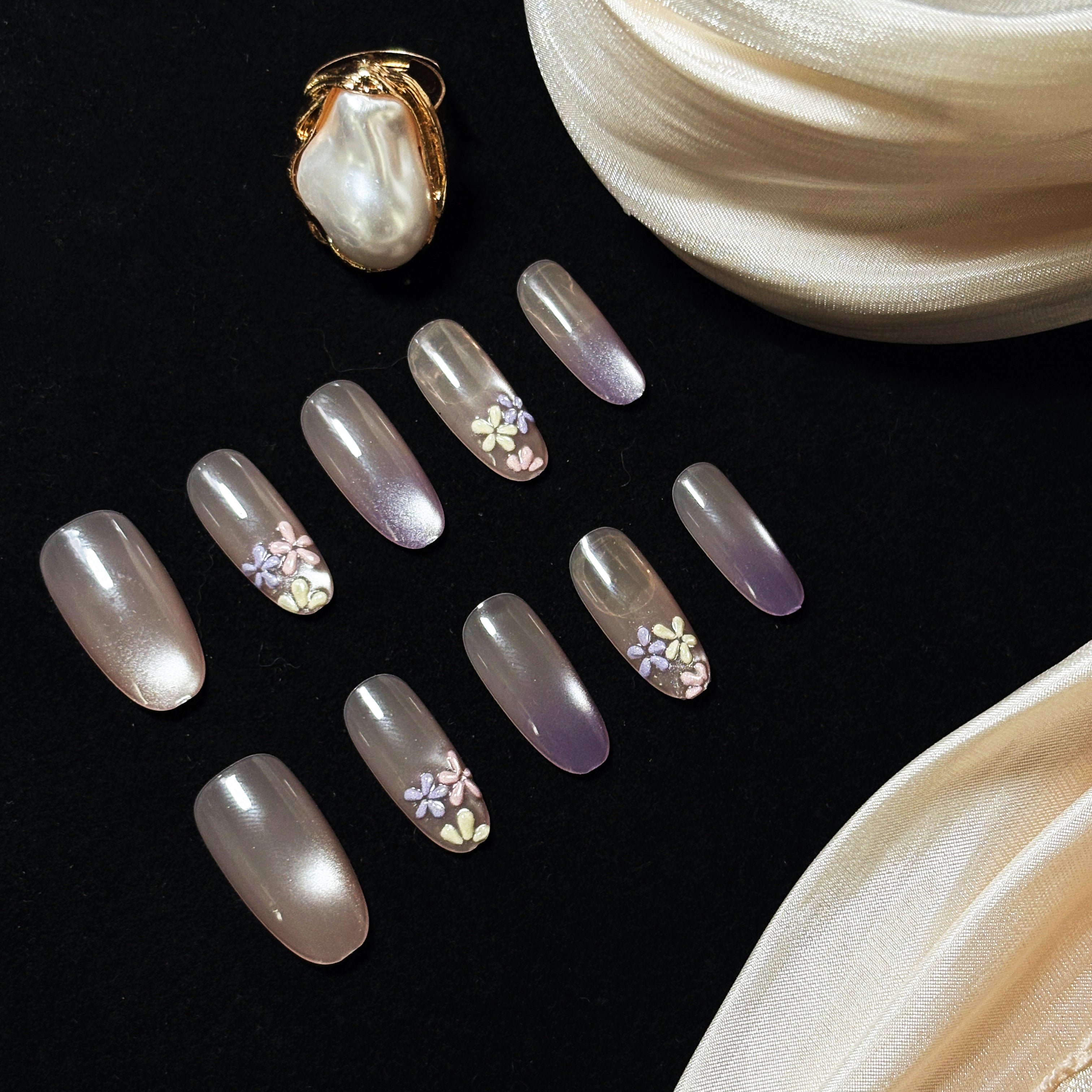 FASNAILS J03 Uñas Postizas Reutilizables de Cobertura Completa en Gradiente Lavanda Transparente con Delicadas Flores Multicolores en 3D, Uñas Press-On de Punta Ovalada Larga para una Manicura Rápida de Salón en Minutos, Incluye 24 Piezas