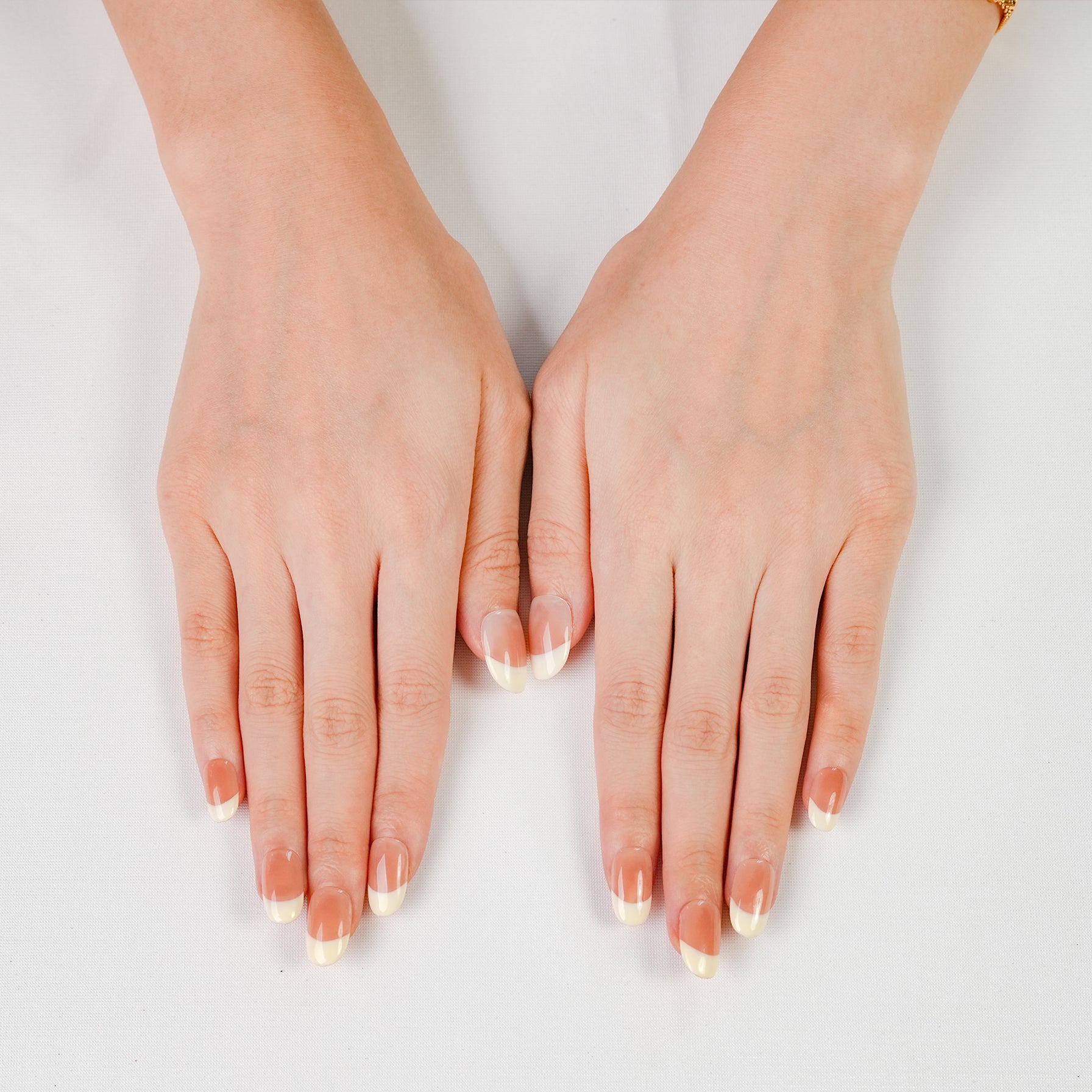 Fasnails Uñas Postizas Press On Manicura Francesa Clásica Uñas Almendradas Elegantes Color Nude y Blanco Crema Efecto Gel Salón Uñas Falsas Reutilizables con Pegamento para Mujeres y Niñas Uso Diario Kit de Manicura