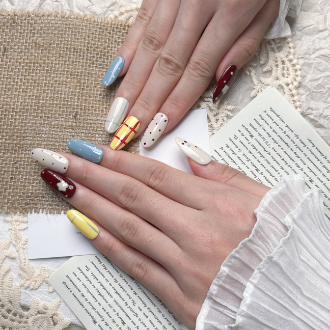 FASNAILS F46 Uñas Postizas Press On Artesanales con Flores 3D Uñas Almendradas Diseños Asimétricos de Cuadros Retro Cerezas y Lunares Coloridos Estilo Coquette Elegantes Uñas Falsas de Gel Kit con Tabs adhesivos para uñas