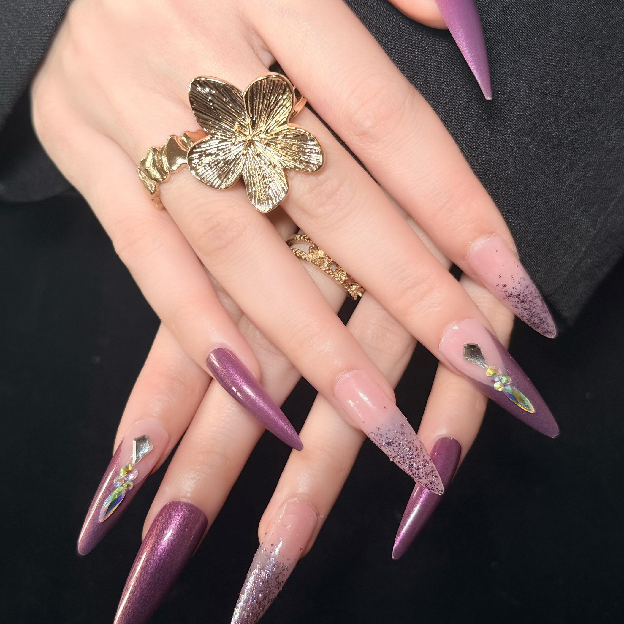 Uñas Press-On Artesanales de Lujo Galaxia Púrpura | Diseño Stiletto con Cristales 3D y Brillo | Set de 30 Piezas con 3 Planillas de Gelatina | Reutilizables de ABS