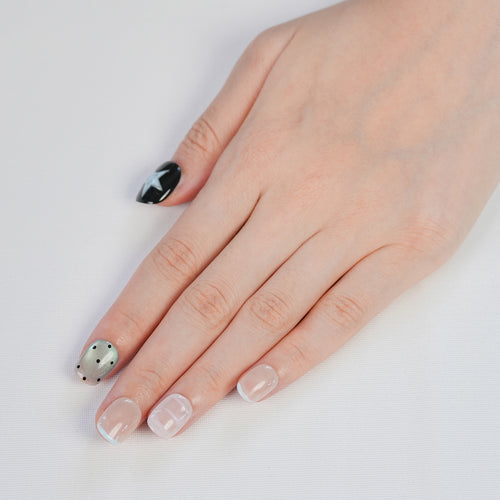Fasnails Uñas Postizas Press On de Estrellas y Cuadros Uñas Cuadradas Cortas Negro y Rojo Diseños Asimétricos de Gato Estilo Y2K Indie Elegantes Uñas Falsas Reutilizables de Gel para Mujeres Kit con Pegamento