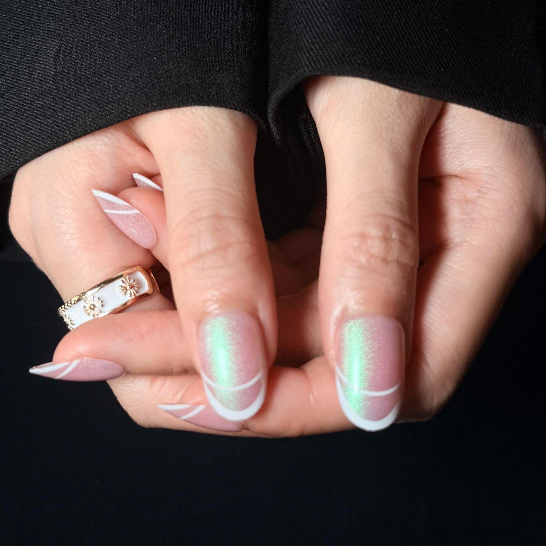 Uñas Press-On Artesanales Francesas Aurora | Elegante Forma Ovalada y Diseño Rosa Claro | Set de 24 Piezas con 2 Planillas de Gelatina | Reutilizables de ABS que No Dañan