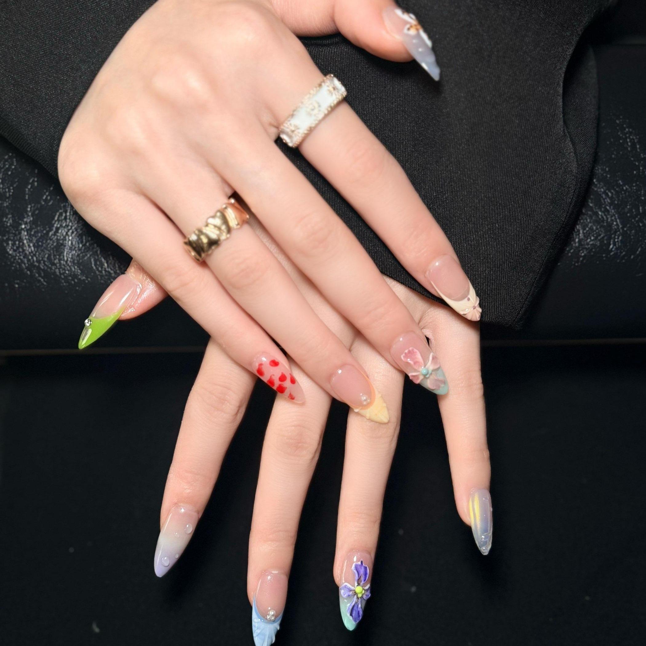 Uñas Press-On Artesanales Francesas con Perlas | Diseño de Lujo con Borde Dorado y Diamantes | Set de 10 Piezas con Pegamento de Gelatina | Reutilizables y Elegantes