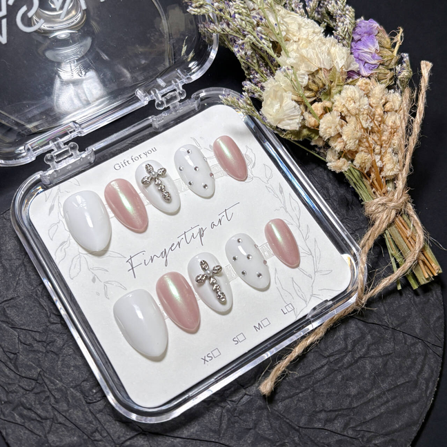 FASNAILS F50 Uñas Postizas Press On Artesanales con Cruz de Cristales Uñas Almendradas Efecto Glaseado Aurora Blanco y Rosa Diseños Góticos Elegantes de Lujo Uñas Falsas de Gel Kit con Tabs adhesivos para uñas