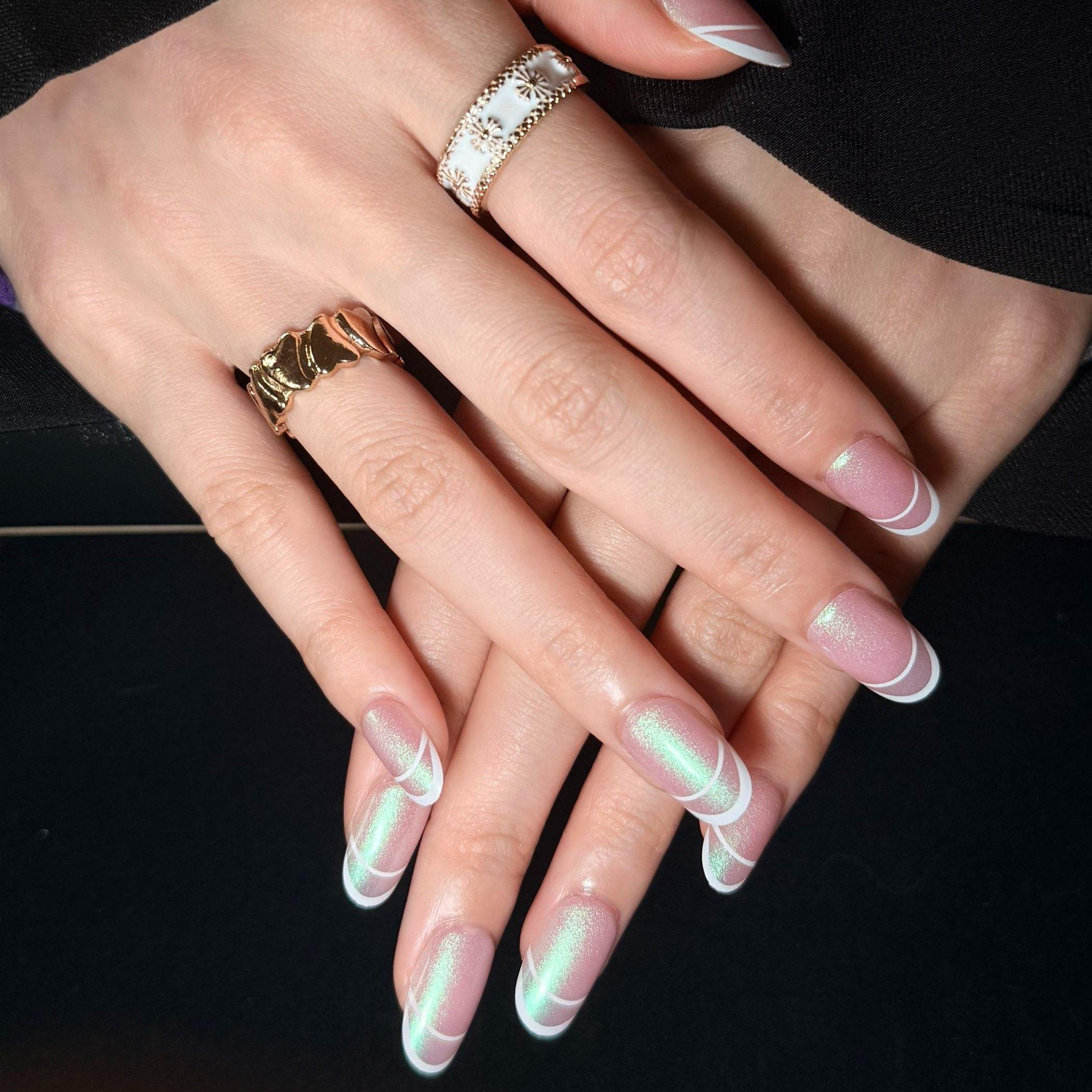 Uñas Press-On Artesanales Francesas Aurora | Elegante Forma Ovalada y Diseño Rosa Claro | Set de 24 Piezas con 2 Planillas de Gelatina | Reutilizables de ABS que No Dañan