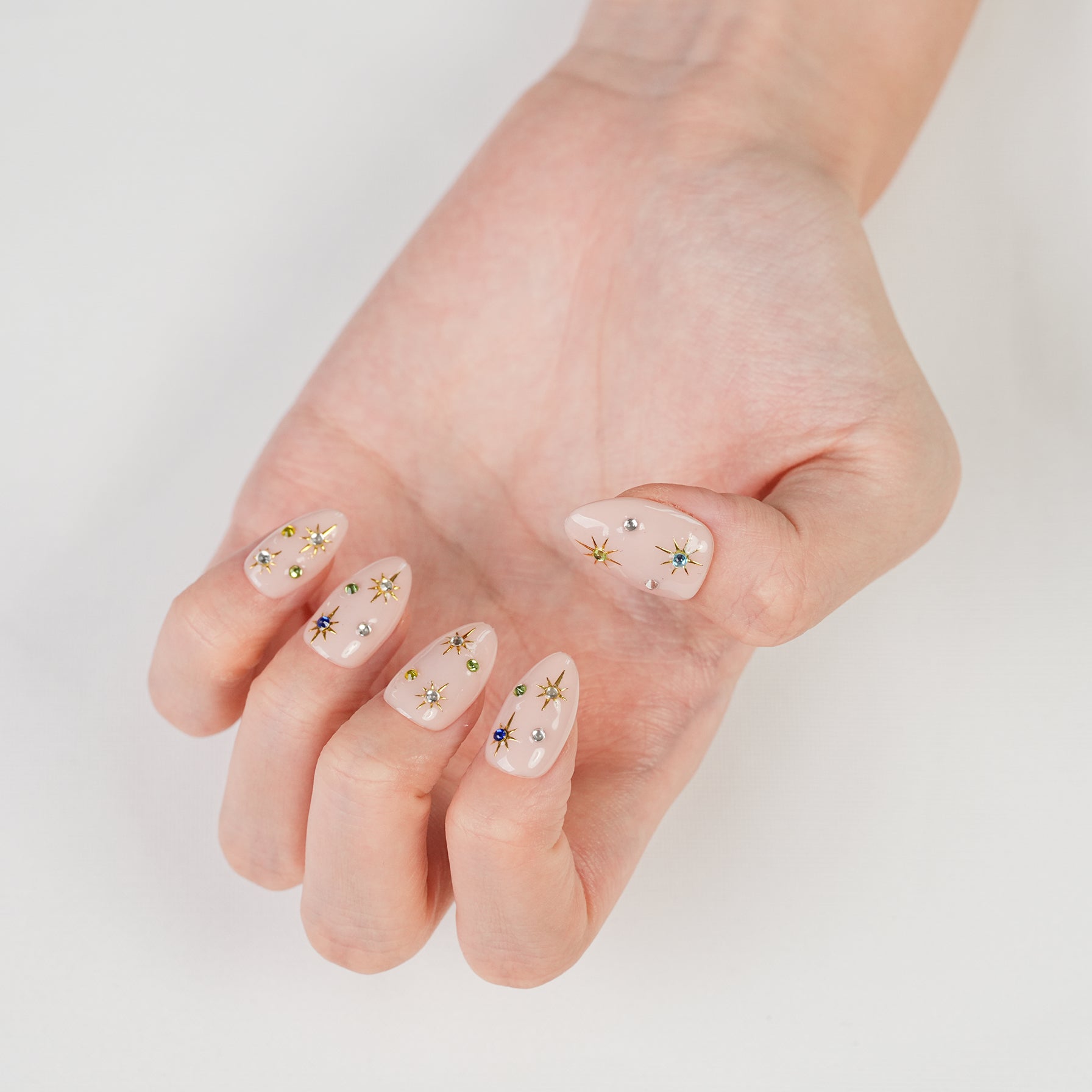 Fasnails Uñas Postizas Press On Celestes Estrellas Dorado Mágicas Uñas Almendradas Nude con Destellos y Brillos de Colores Elegantes Uñas Falsas Reutilizables de Gel Estilo Celestial para Mujeres Kit de Manicura con Pegamento