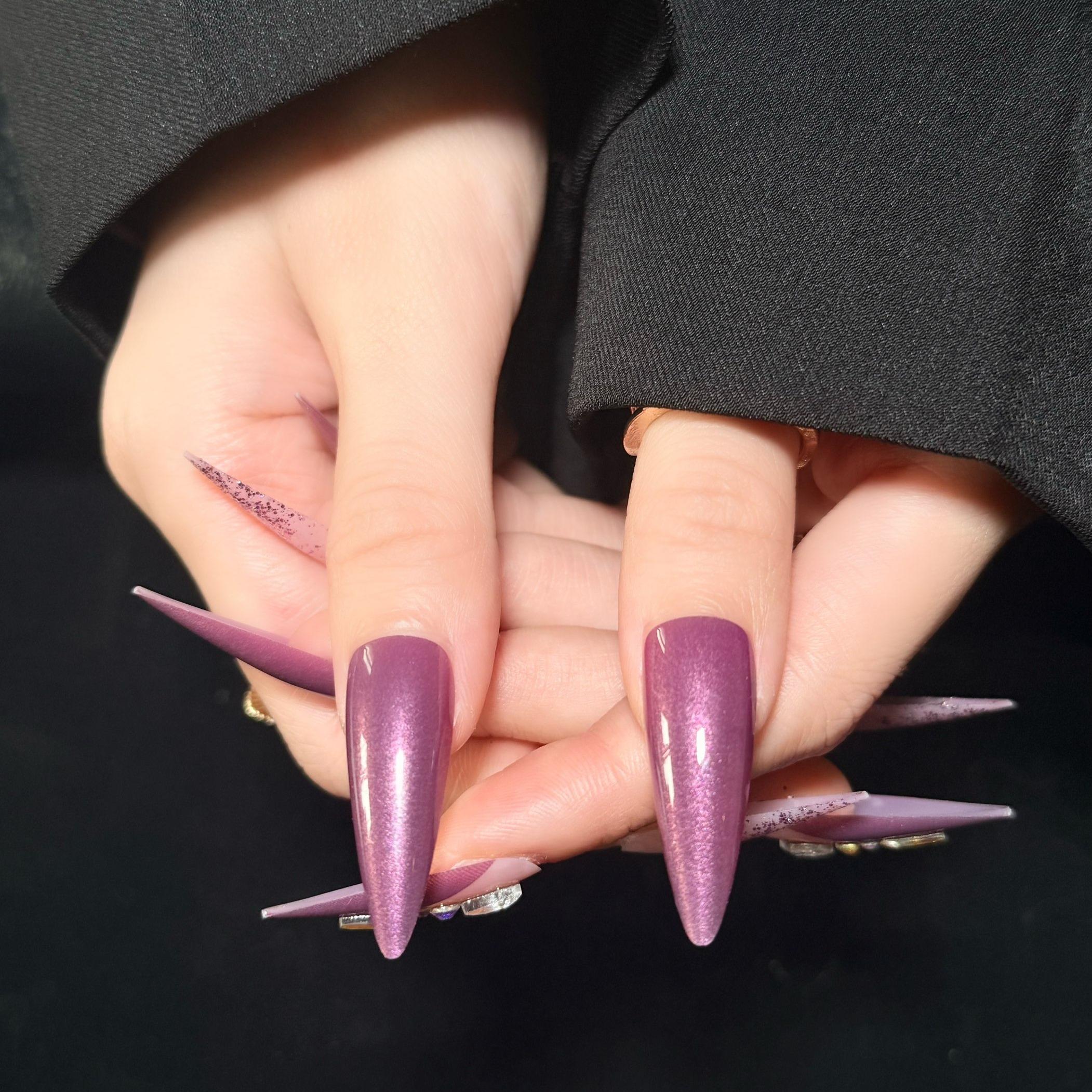 Uñas Press-On Artesanales de Lujo Galaxia Púrpura | Diseño Stiletto con Cristales 3D y Brillo | Set de 30 Piezas con 3 Planillas de Gelatina | Reutilizables de ABS