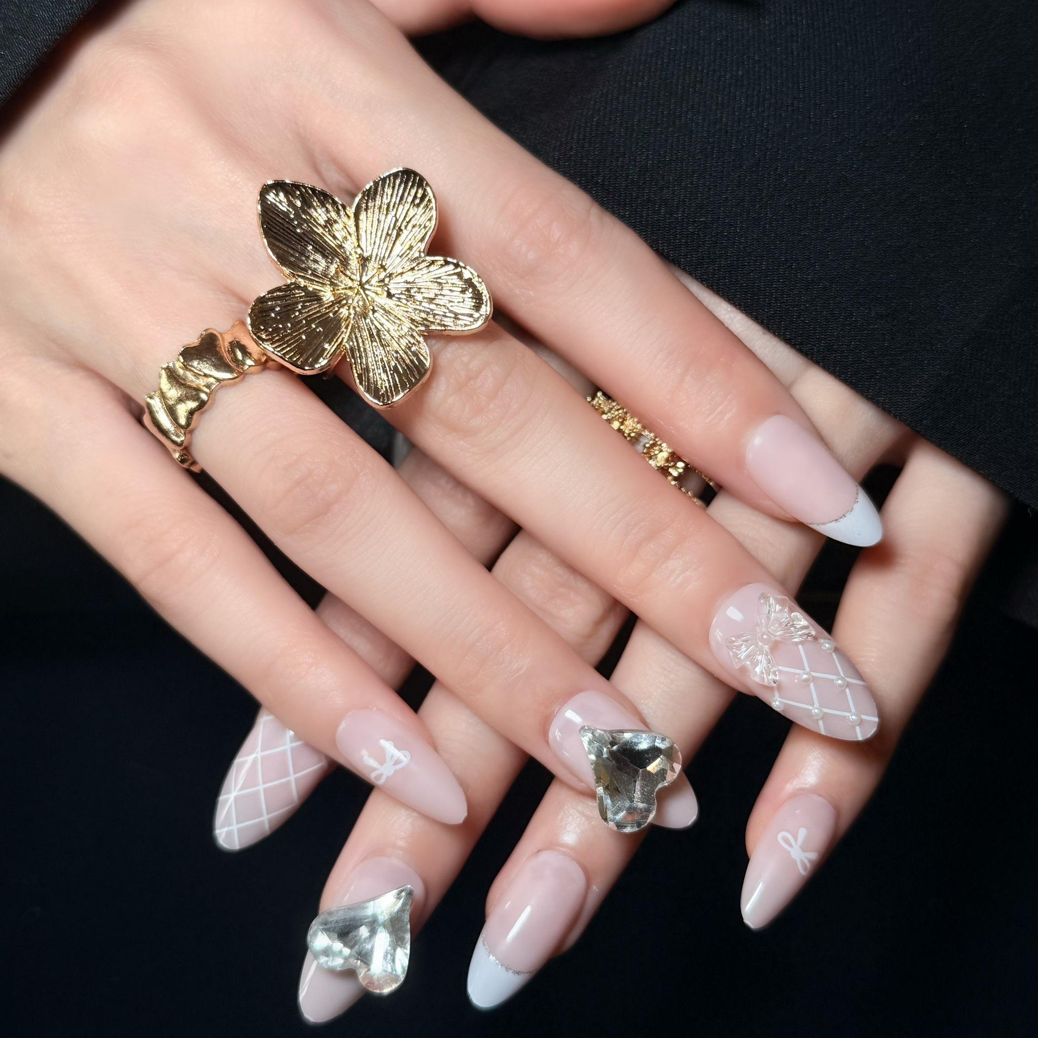 Uñas Press-On Artesanales Francesas Estilo Tweed | Diseño 3D de Moño y Cristal | Set de 24 Piezas con Pegamento de Gelatina | Reutilizables de Lujo