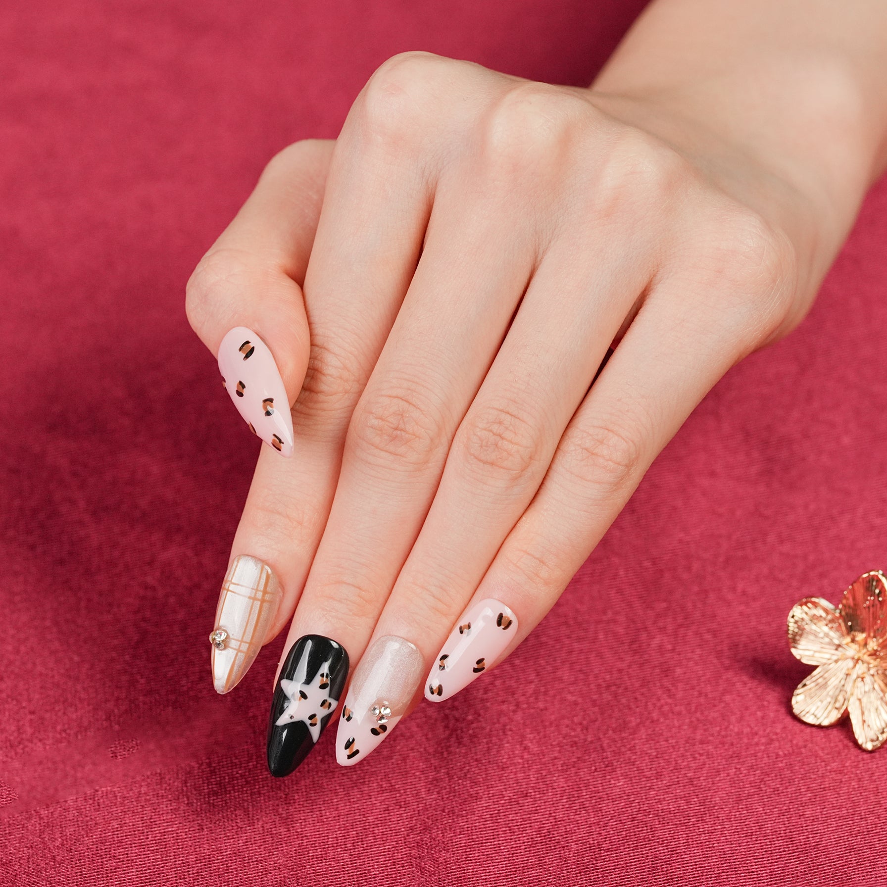 Fasnails Uñas Postizas Press On de Leopardo Rosa Uñas Almendradas Stiletto Diseños de Estrellas y Cuadros Estilo Y2K Punk Negro y Nude Elegantes Uñas Falsas Reutilizables de Gel para Mujeres Kit de Manicura con Pegamento