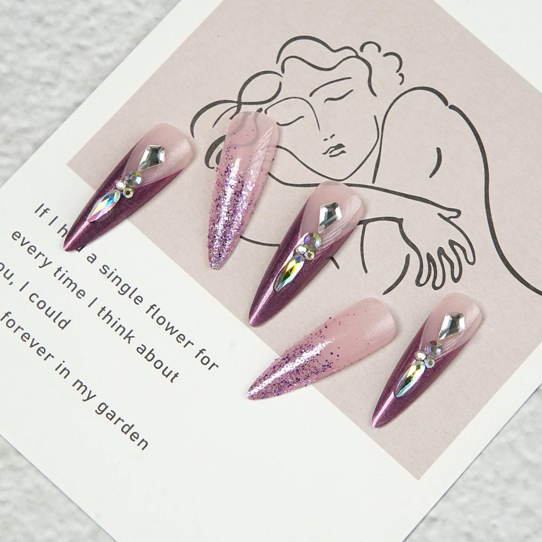 Uñas Press-On Artesanales de Lujo Galaxia Púrpura | Diseño Stiletto con Cristales 3D y Brillo | Set de 30 Piezas con 3 Planillas de Gelatina | Reutilizables de ABS