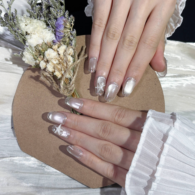 FASNAILS F64 Uñas Postizas Press On de Sirena con Ojo de Gato Uñas Cuadradas Cortas Diseños de Estrella de Mar 3D Perlas y Brillos Plateados Elegantes Uñas Falsas de Gel Estilo Mermaidcore Kit con Tabs adhesivos para uñas