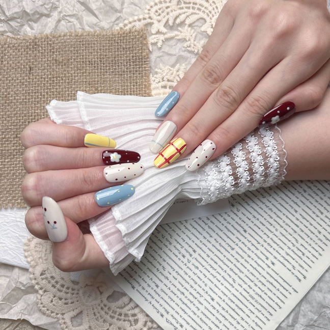 FASNAILS F46 Uñas Postizas Press On Artesanales con Flores 3D Uñas Almendradas Diseños Asimétricos de Cuadros Retro Cerezas y Lunares Coloridos Estilo Coquette Elegantes Uñas Falsas de Gel Kit con Tabs adhesivos para uñas