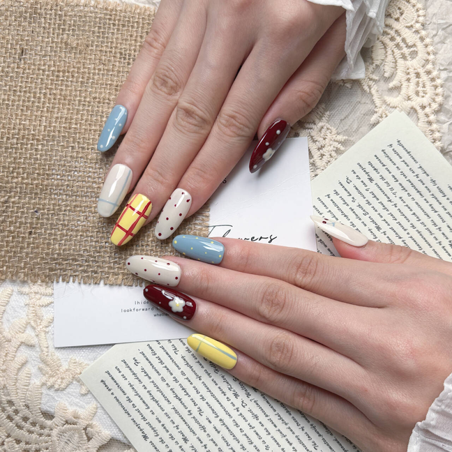 FASNAILS F46 Uñas Postizas Press On Artesanales con Flores 3D Uñas Almendradas Diseños Asimétricos de Cuadros Retro Cerezas y Lunares Coloridos Estilo Coquette Elegantes Uñas Falsas de Gel Kit con Tabs adhesivos para uñas