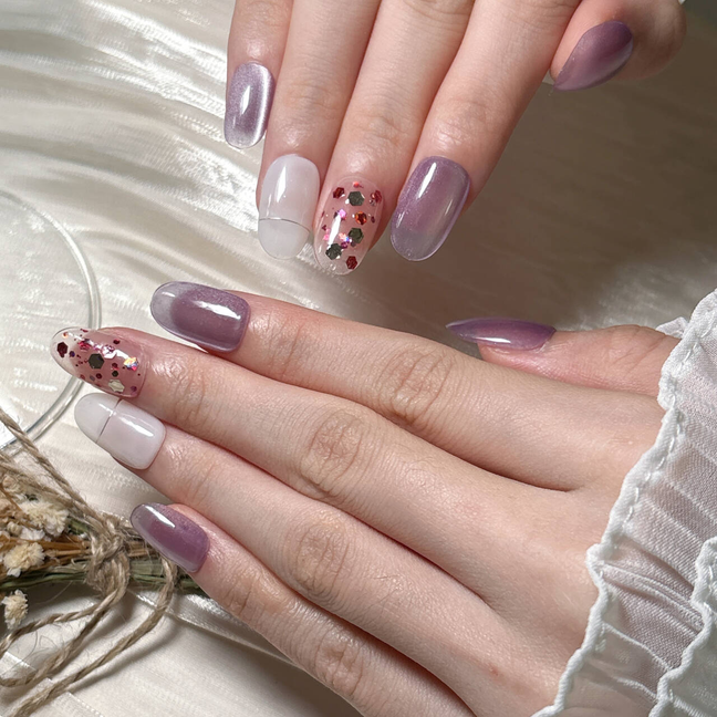 FASNAILS F66 Uñas Postizas Press On Artesanales Ojo de Gato Morado Uñas Cuadradas Cortas con Diseños de Glitter Brillante y Manicura Francesa Minimalista Elegantes Uñas Falsas de Gel Kit con Tabs adhesivos para uñas